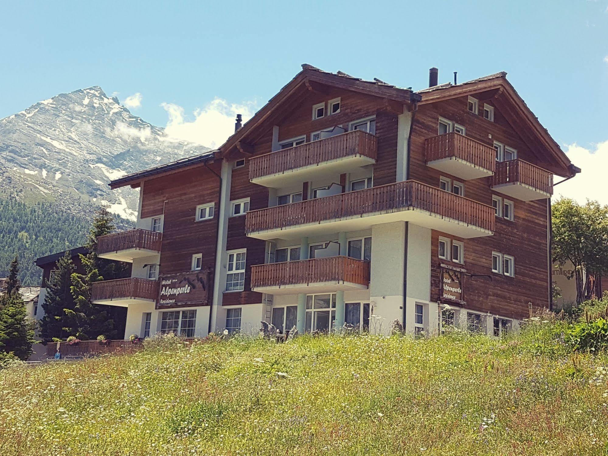 סאס פה Hotel Alpenperle מראה חיצוני תמונה
