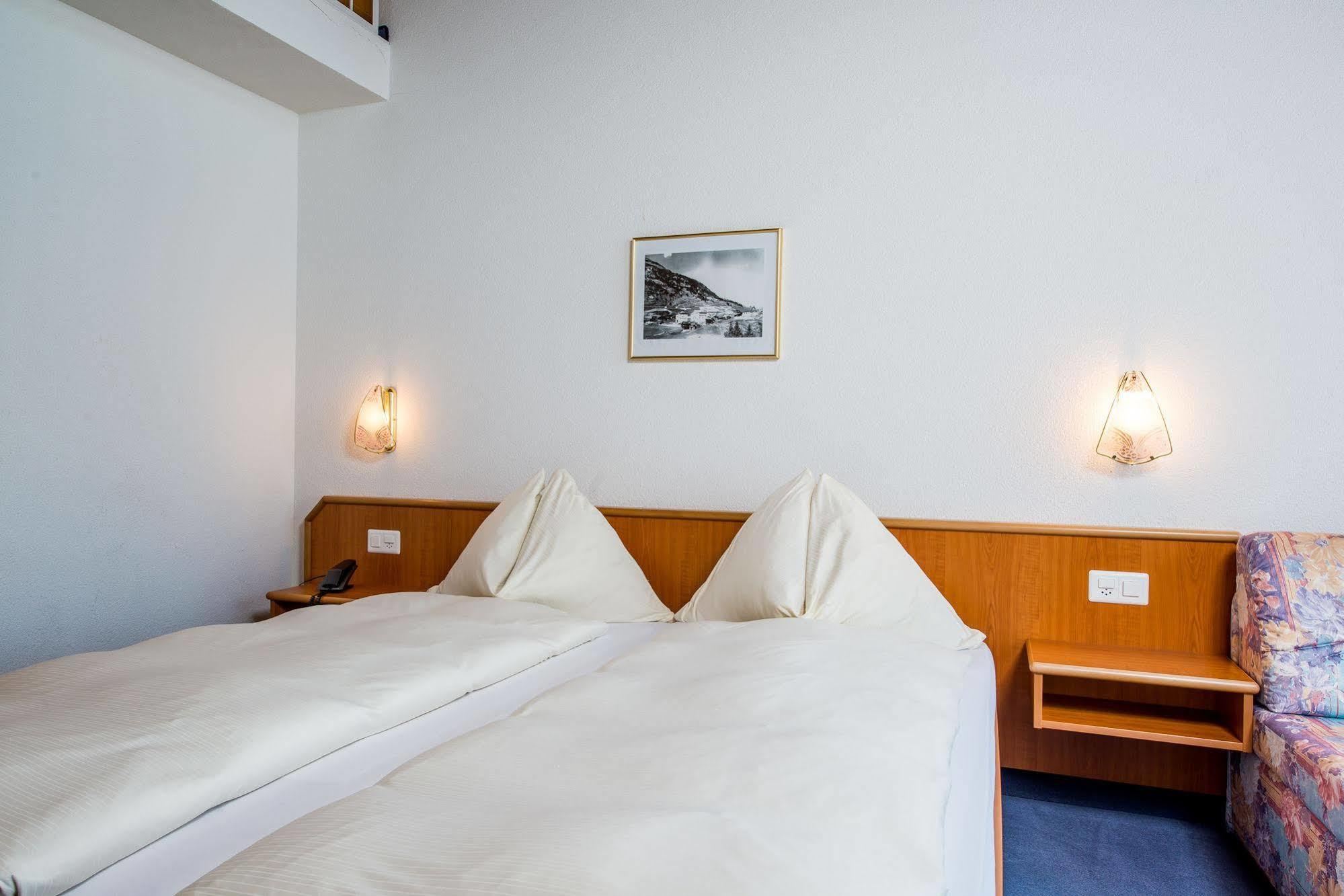 סאס פה Hotel Alpenperle מראה חיצוני תמונה