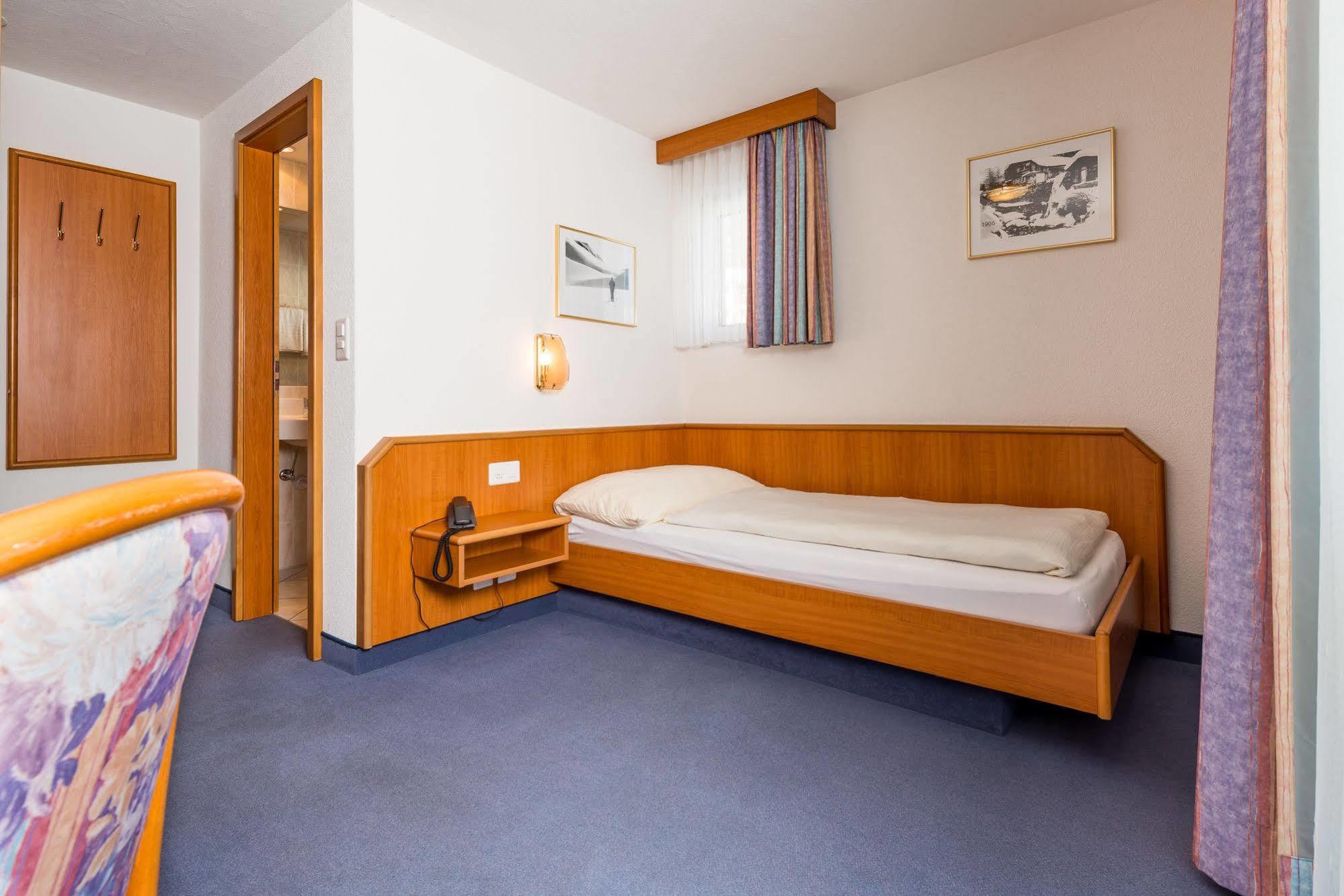 סאס פה Hotel Alpenperle מראה חיצוני תמונה